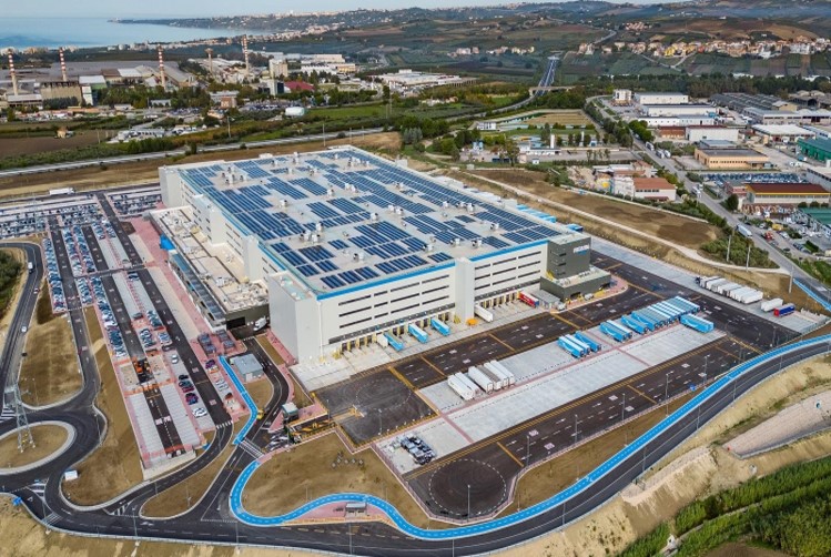 ROMA AMAZON - Dettaglio 1